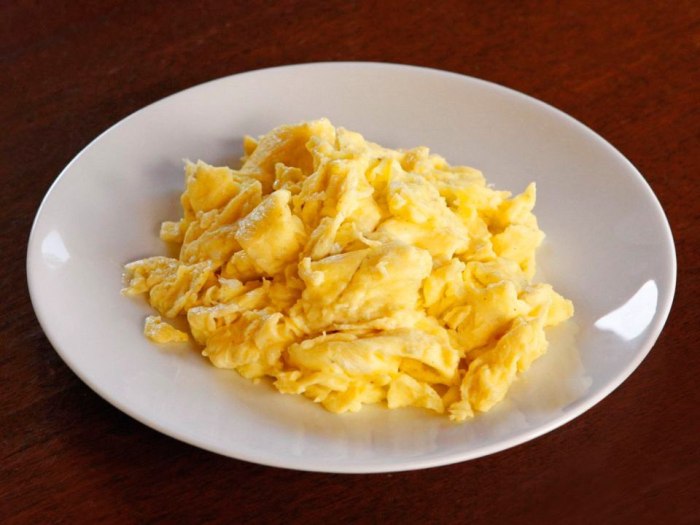 Nutrition in 3 scrambled eggs